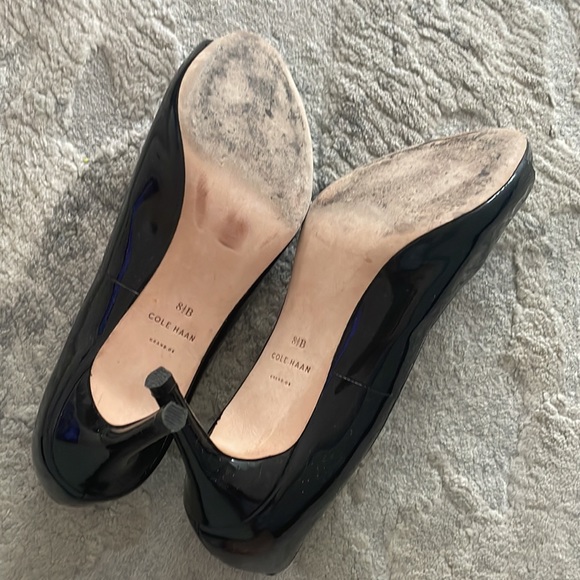 Black Patent Pumps. Peep toe. - Picture 5 of 8